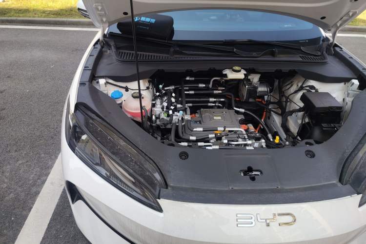 Used BYD e7 2025 Model 520 Smart Mobility Edition Engine Bay Right