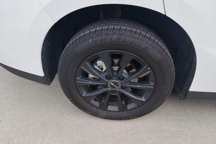 Used BYD e7 2025 Model 520 Smart Travel Edition Exterior 5