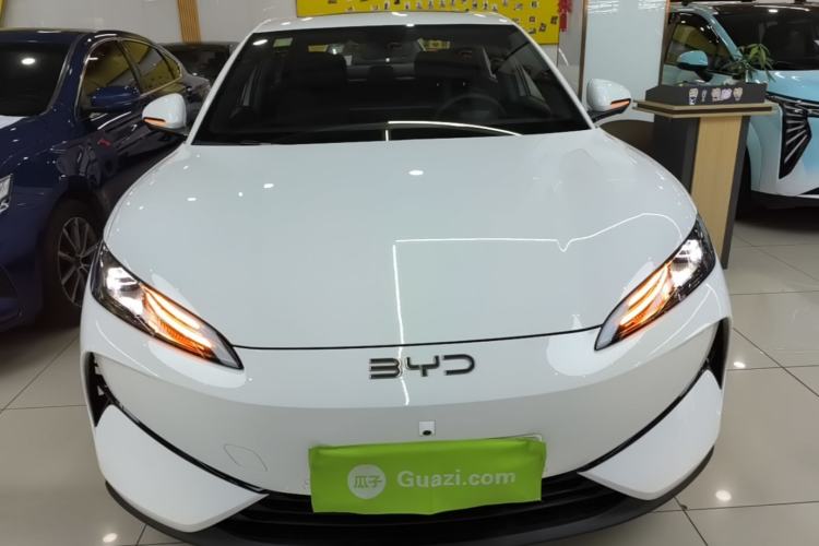 Used BYD e7 2025 Model 520 Smart Travel Edition Front