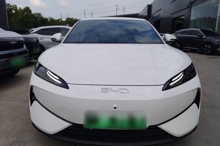 Used BYD e7 2025 Model 520 Smart Travel Edition Front