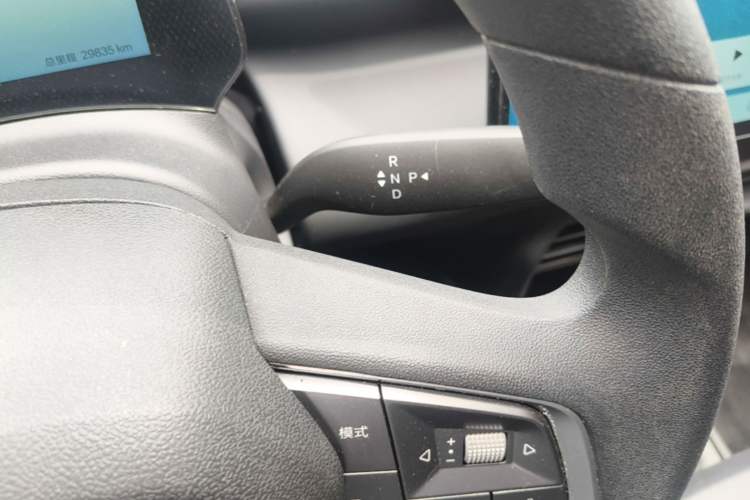Used BYD e7 2025 Model 520 Smart Travel Edition Gear Lever