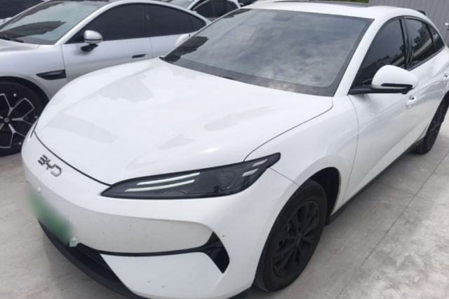 Used BYD e7 2025 Model 520 Smart Travel Edition