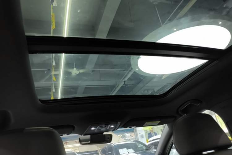 Used BYD e7 2025 Model 520 Smart Travel Edition Headliner