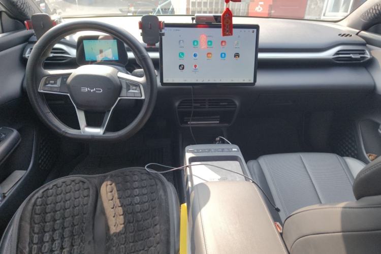 Used BYD e7 2025 Model 520 Smart Travel Edition Interior 2