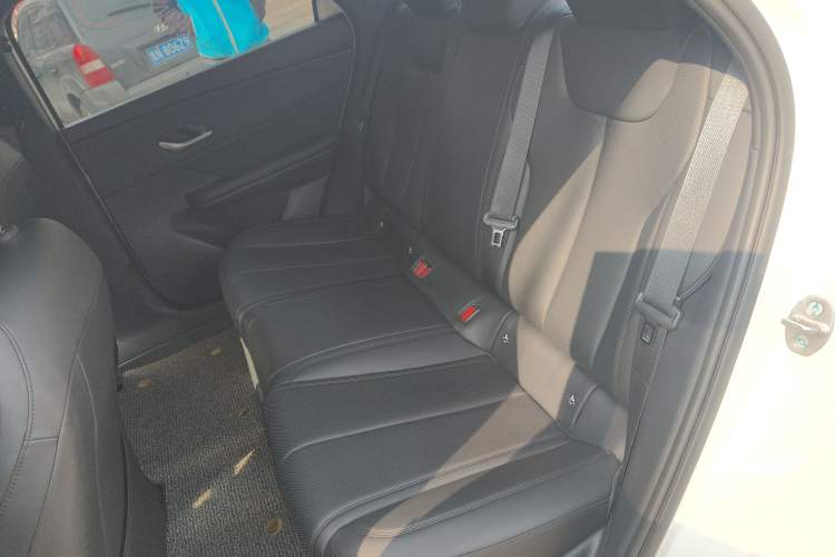Used BYD e7 2025 Model 520 Smart Travel Edition Interior 4