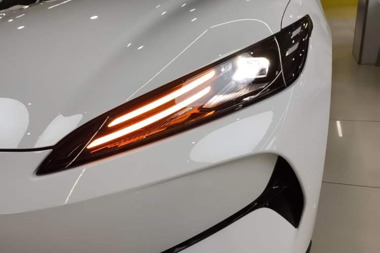 Used BYD e7 2025 Model 520 Smart Travel Edition Left Front Headlight