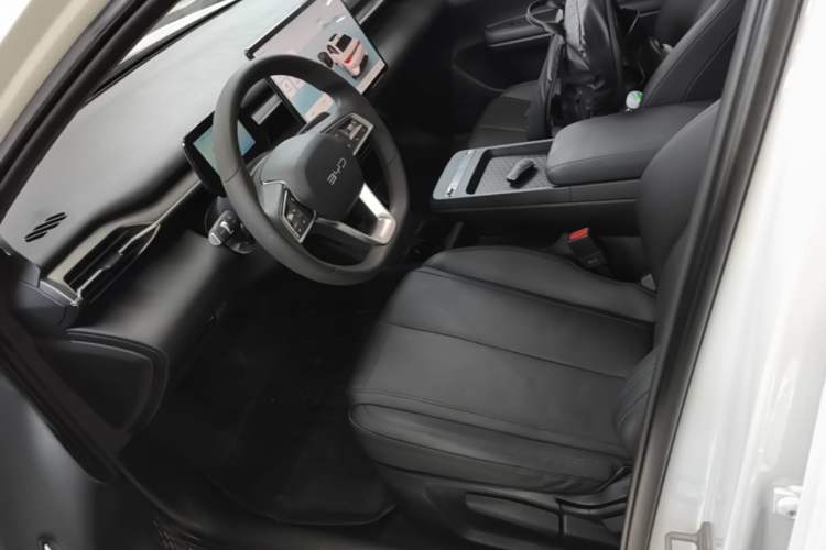 Used BYD e7 2025 Model 520 Smart Travel Edition Left Front Seat