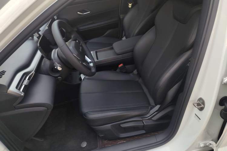 Used BYD e7 2025 Model 520 Smart Mobility Edition Left Front Seat