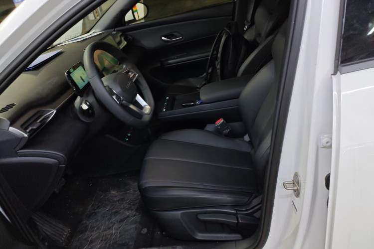 Used BYD e7 2025 Model 520 Smart Mobility Edition Left Front Seat