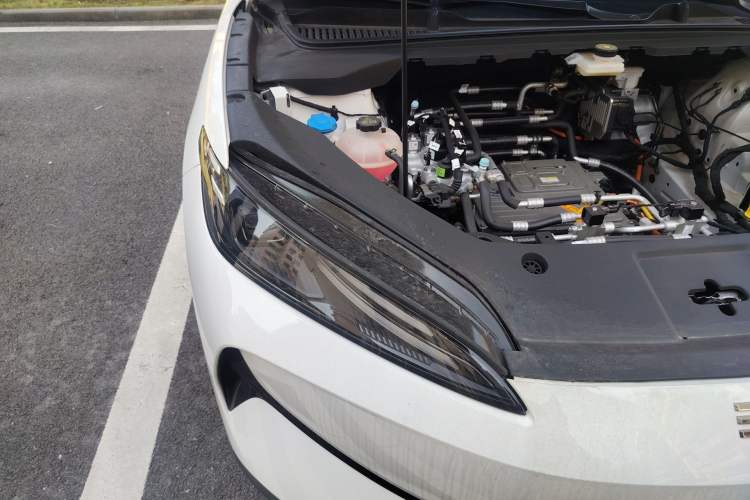 Used BYD e7 2025 Model 520 Smart Mobility Edition Right Front Headlight