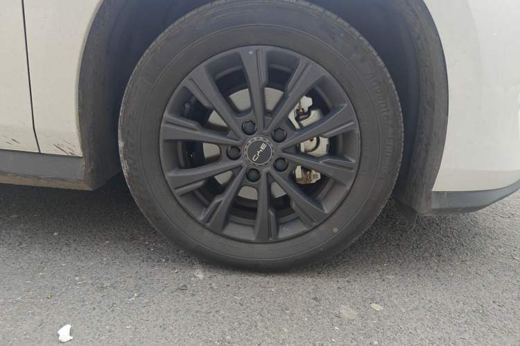 Used BYD e7 2025 Model 520 Smart Travel Edition Right Front Wheel Hub