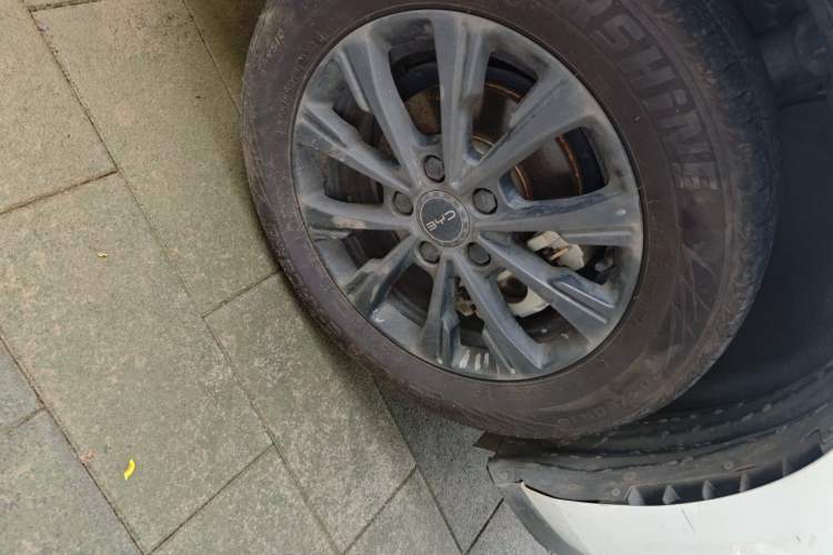 Used BYD e7 2025 Model 520 Smart Mobility Edition Right Front Wheel Hub