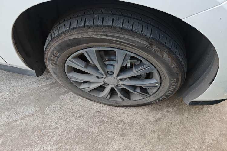 Used BYD e7 2025 Model 520 Smart Mobility Edition Right Front Wheel Hub