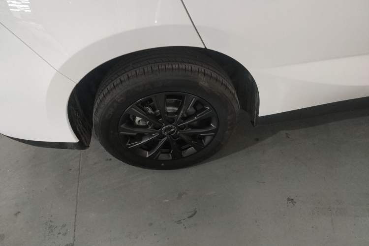 Used BYD e7 2025 Model 450 Smart Mobility Edition Right Rear Wheel Hub