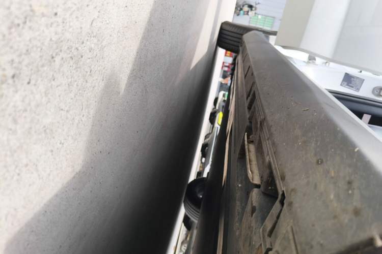 Used BYD e7 2025 Model 520 Smart Travel Edition Right Side Sill