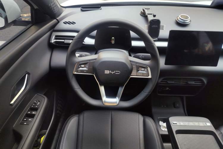 Used BYD e7 2025 Model 520 Smart Mobility Edition Steering Wheel