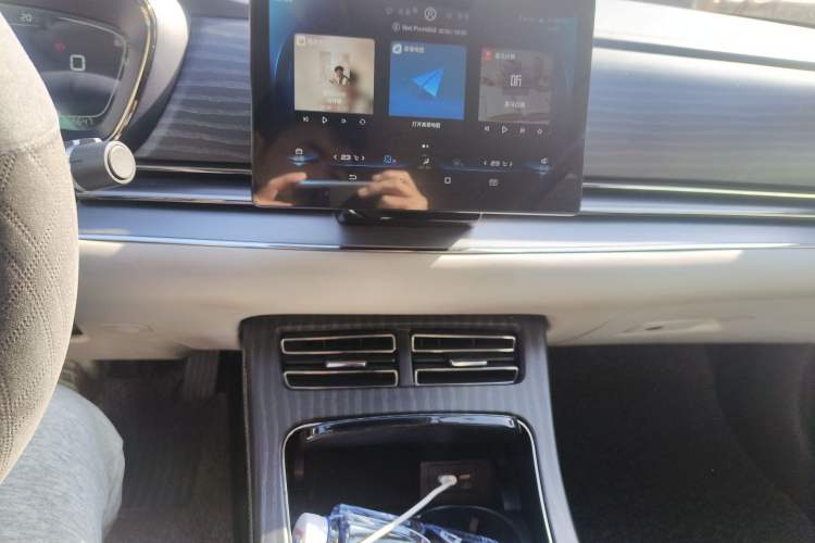 Used BYD e9 2021 Business Edition Audio And AC Panel