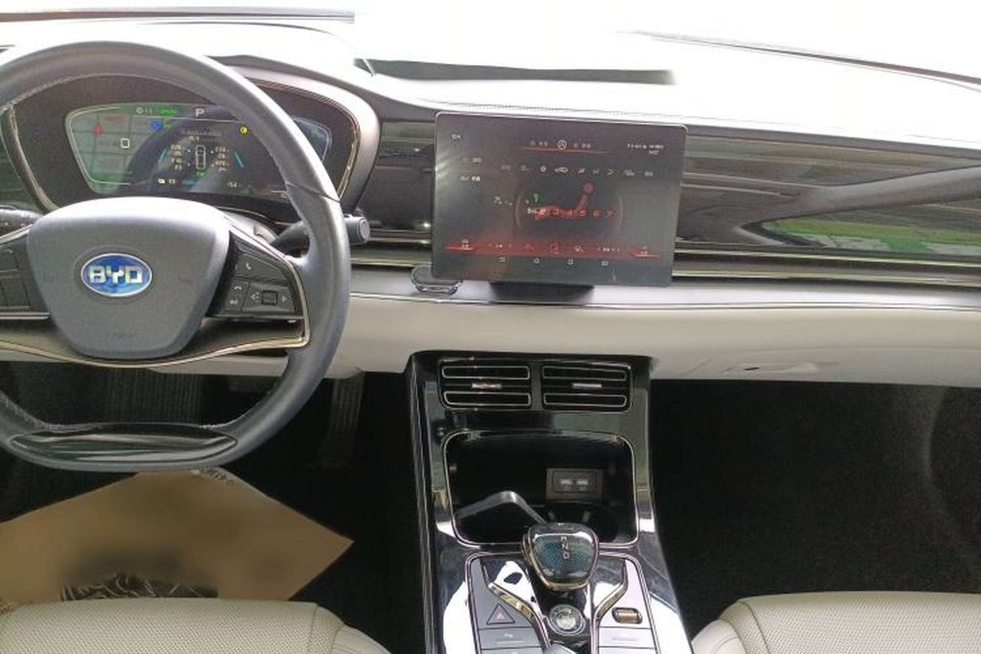 Used BYD e9 2021 Business Edition Audio And AC Panel