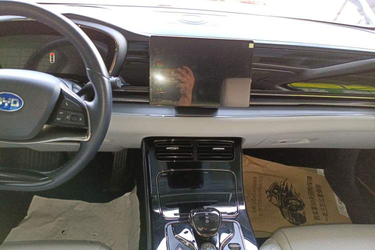 Used BYD e9 2021 Business Edition Audio And AC Panel