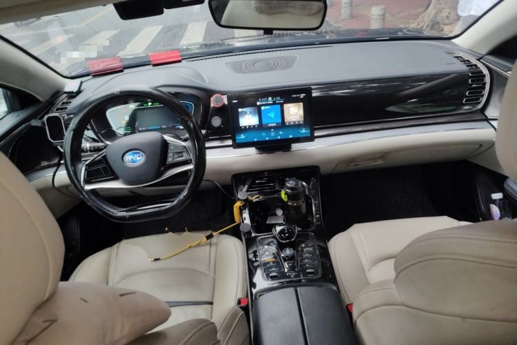 Used BYD e9 2021 Business Edition Center Console
