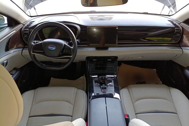 Used BYD e9 2021 Business Edition Center Console