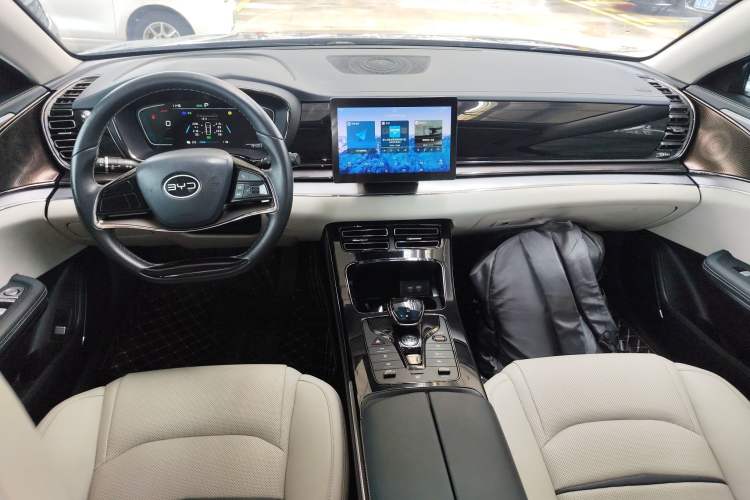 Used BYD e9 2021 Business Edition Center Console