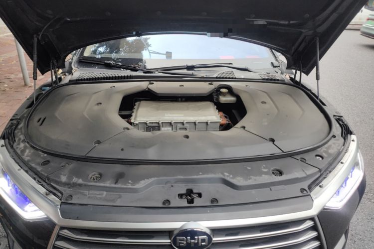 Used BYD e9 2021 Business Edition Engine Bay