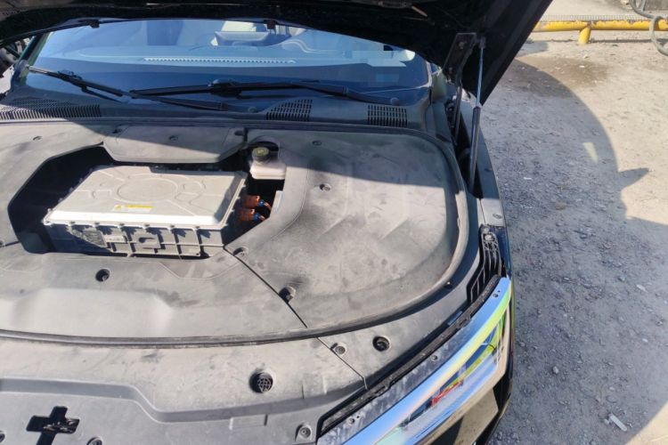 Used BYD e9 2021 Business Edition Engine Bay Left