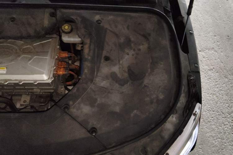 Used BYD e9 2021 Business Edition Engine Bay Left