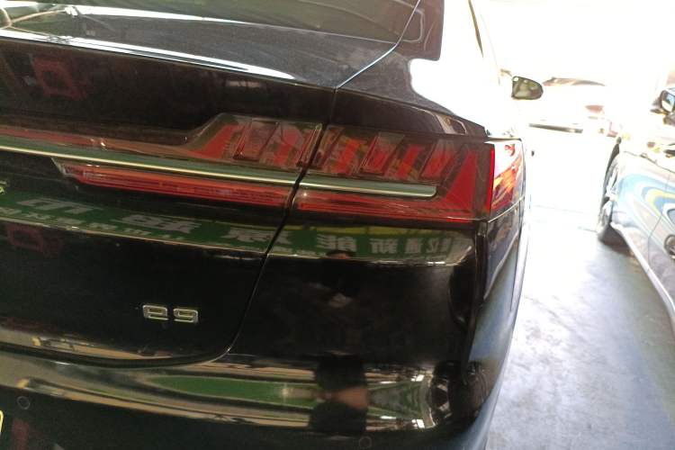 Used BYD e9 2021 Business Edition Exterior 2