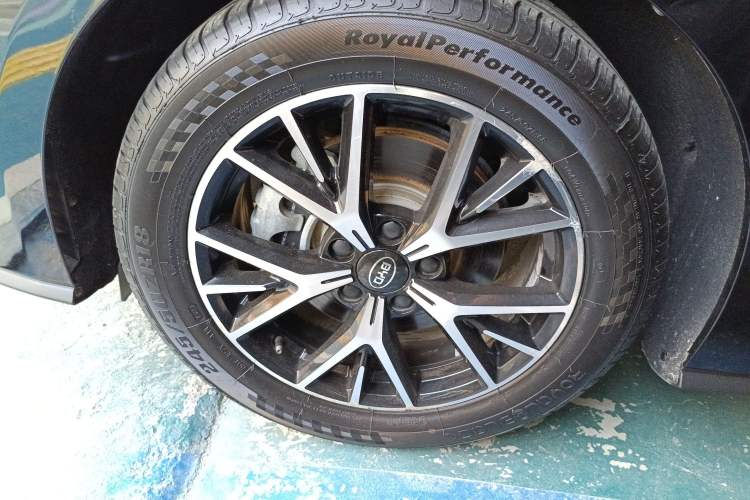 Used BYD e9 2021 Business Edition Exterior 3