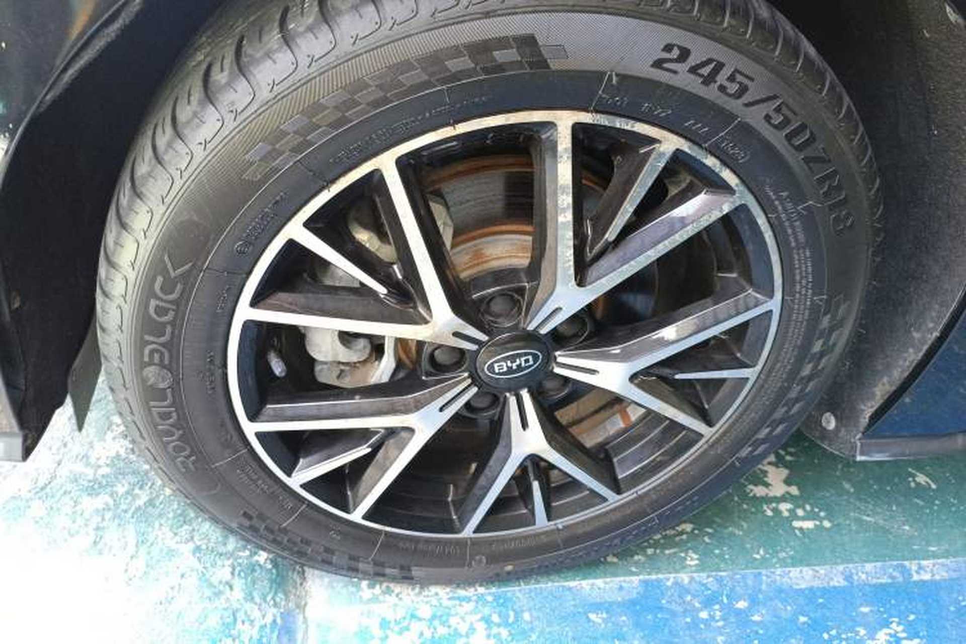 Used BYD e9 2021 Business Edition Exterior 4