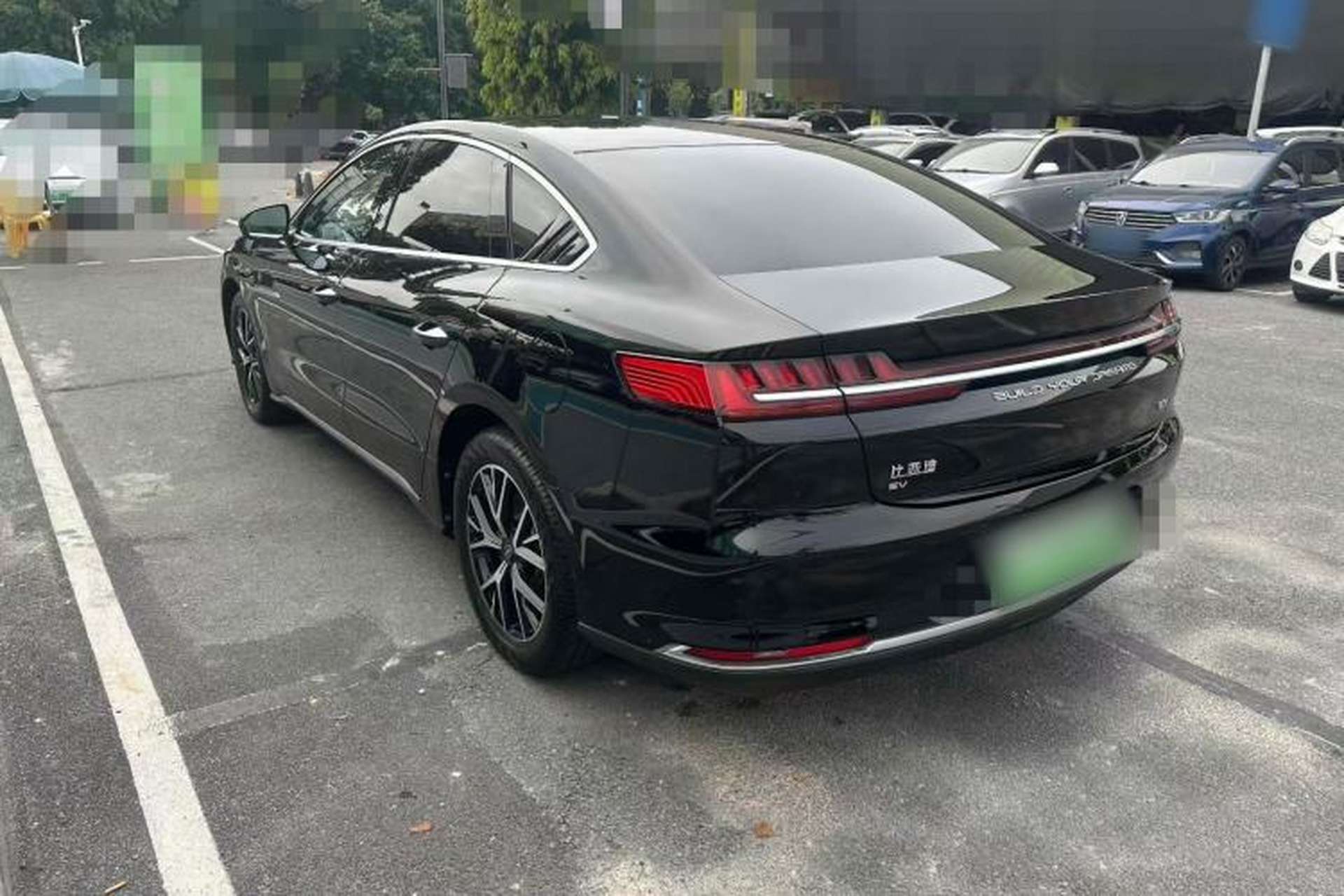 Used BYD e9 2021 Business Edition Exterior 7
