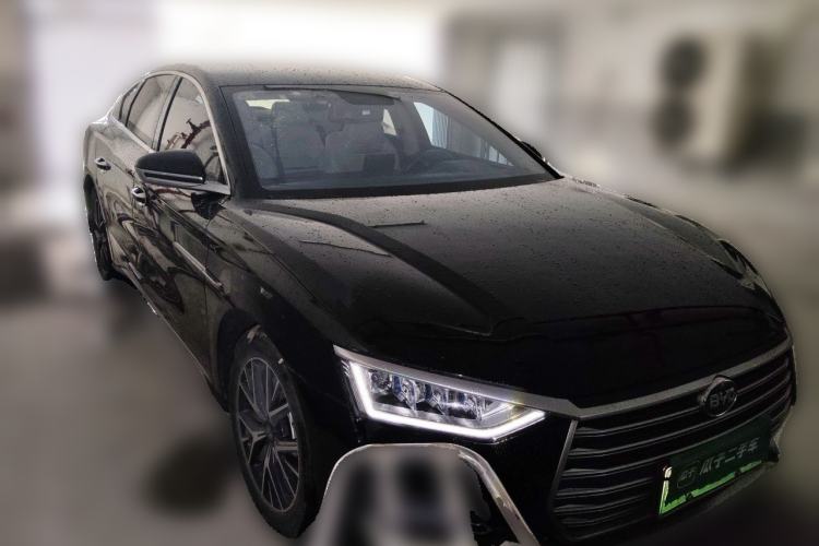 Used BYD e9 2021 Business Edition Front Right 45 Deg