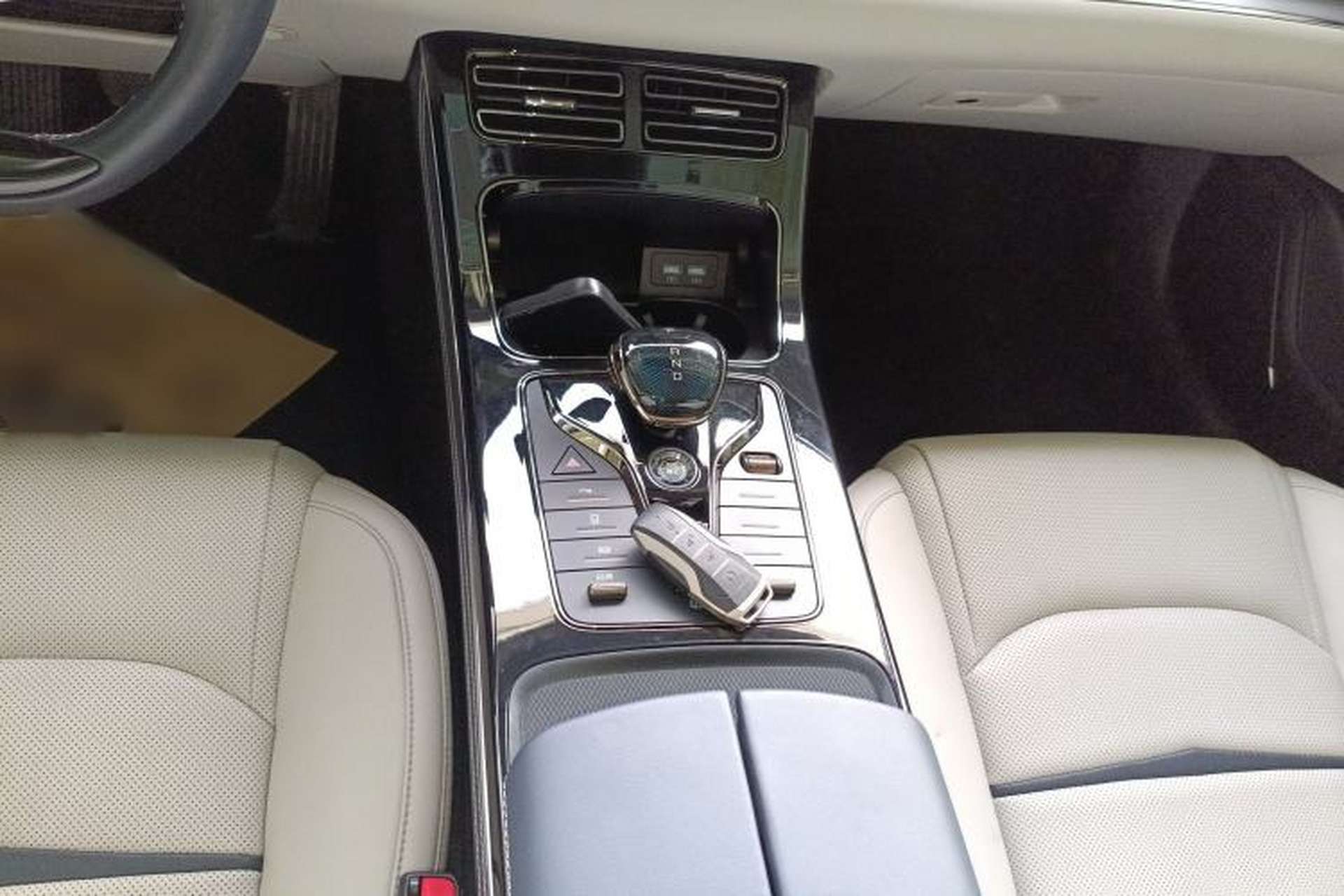 Used BYD e9 2021 Business Edition Gear Lever