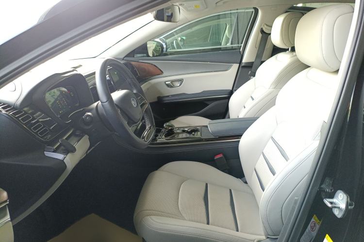 Used BYD e9 2021 Business Edition Left Front Seat