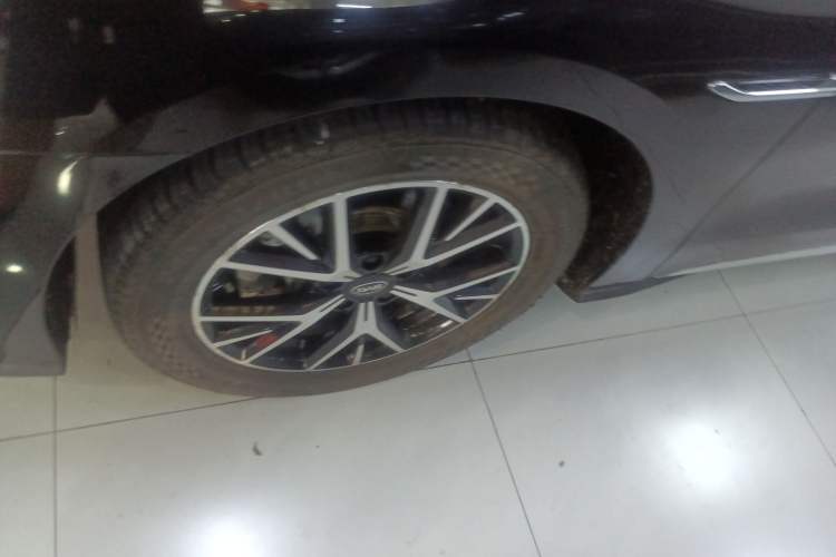 Used BYD e9 2021 Business Edition Left Front Wheel Hub