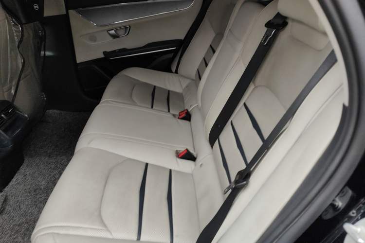Used BYD e9 2021 Business Edition Left Rear Seat