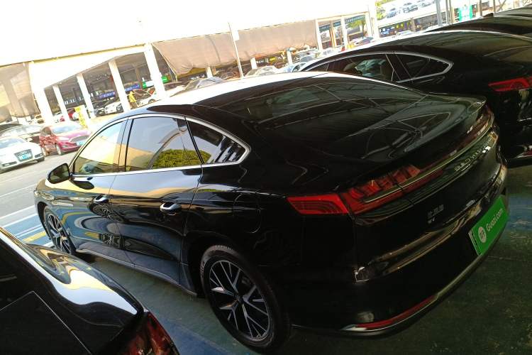 Used BYD e9 2021 Business Edition Left Side