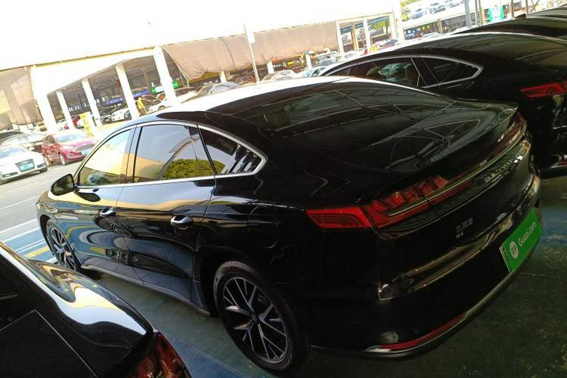 Used BYD e9 2021 Business Edition Left Side