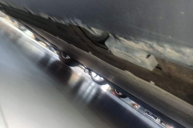 Used BYD e9 2021 Business Edition Left Side Sill