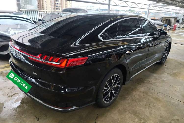 Used BYD e9 2021 Business Edition Rear Right 45 Deg