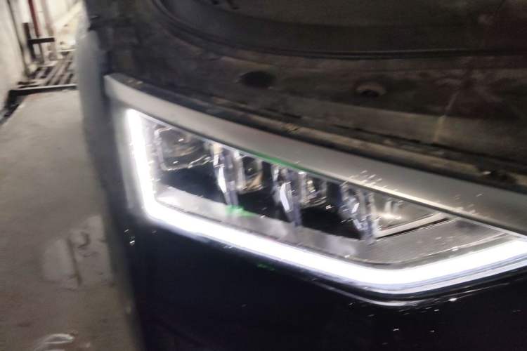 Used BYD e9 2021 Business Edition Right Front Headlight