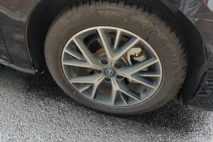 Used BYD e9 2021 Business Edition Right Front Wheel Hub