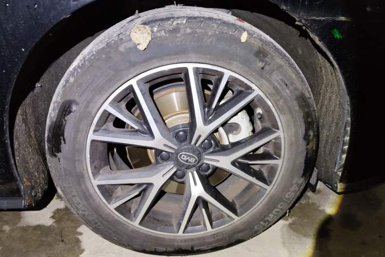 Used BYD e9 2021 Business Edition Right Front Wheel Hub