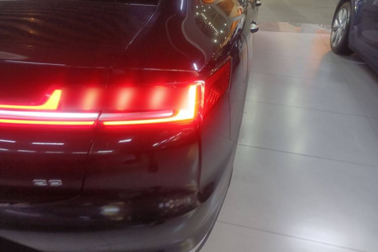 Used BYD e9 2021 Business Edition Right Rear Taillight
