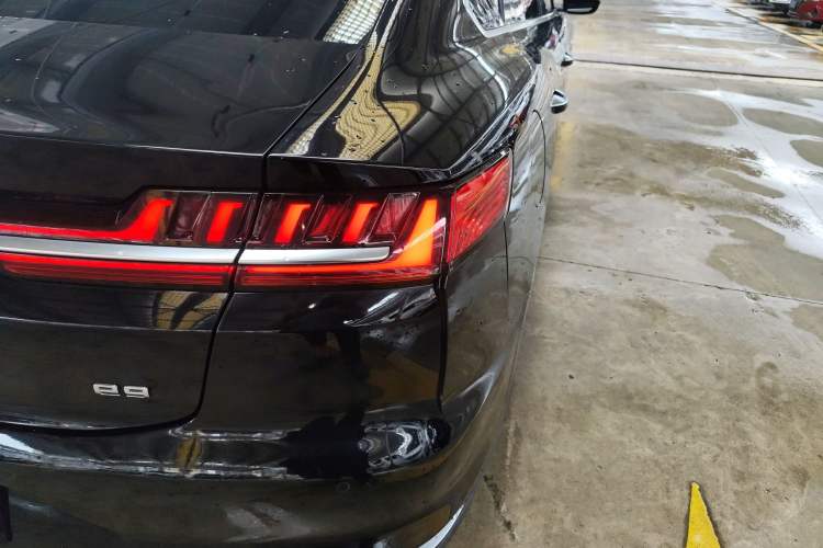 Used BYD e9 2021 Business Edition Right Rear Taillight
