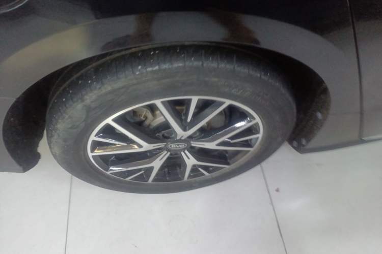 Used BYD e9 2021 Business Edition Right Rear Wheel Hub