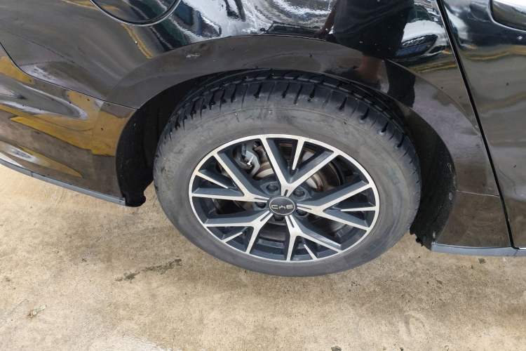 Used BYD e9 2021 Business Edition Right Rear Wheel Hub