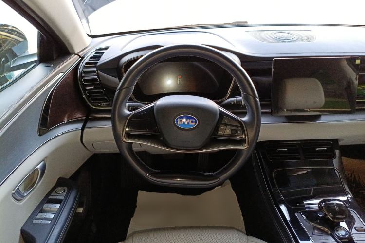 Used BYD e9 2021 Business Edition Steering Wheel